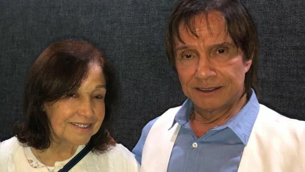 Roberto Carlos se despediu nesta quarta de seu último irmão