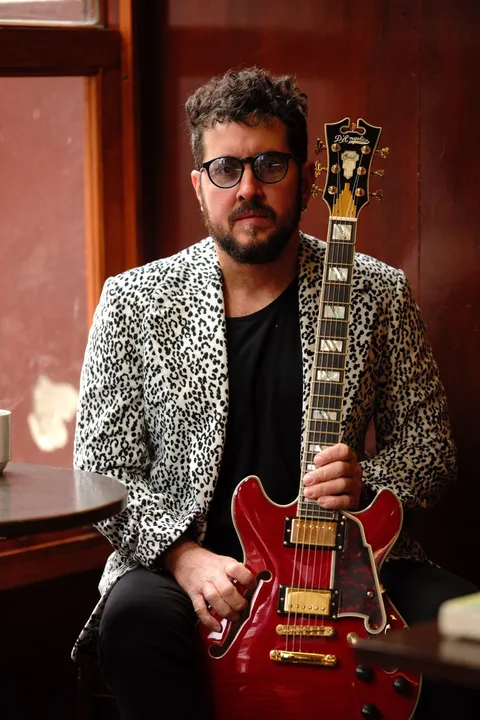 Vocalista do Barão Vermelho comanda o show na geração 80