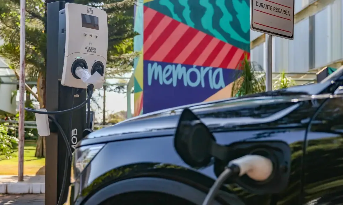 Crescimento da frota de carros elétricos e híbridos no Rio de Janeiro vem acompanhado do aumento nos casos de roubos e furtos, segundo dados do sindicato