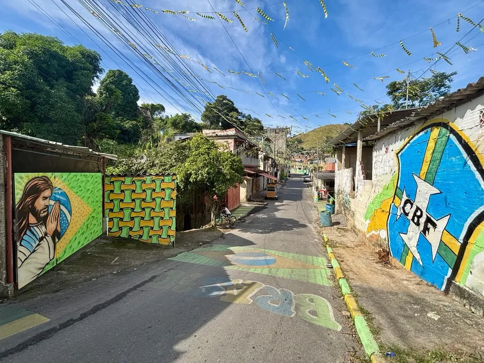 Torcedores pintam e enfeitam as ruas para torcer pelo Hexa na Copa de 2026