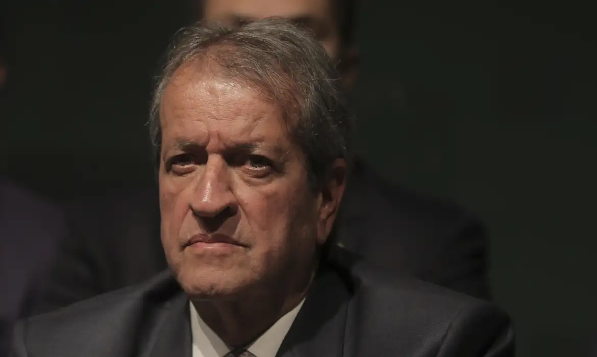 A investigação irá apurar os crimes de organização criminosa e tentativa de abolição violenta do Estado Democrático de Direito