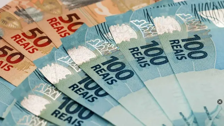 O salário mínimo em 2026 aumenta para R$ 1.621