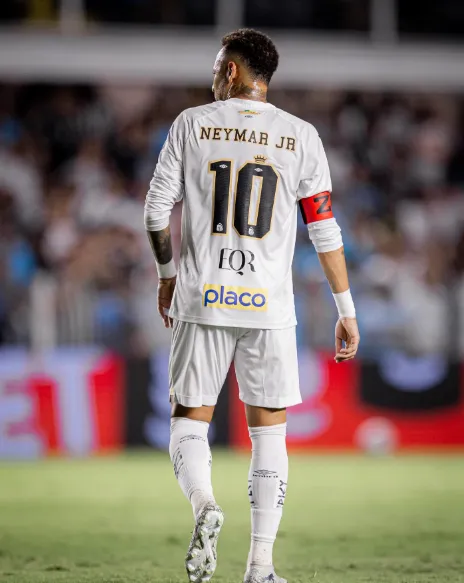 Robinho Jr. faz três acusações contra Neymar e cobra realização de reunião com o clube paulista