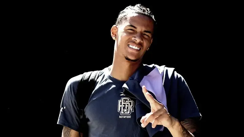 Newton, de 26 anos, vinha sendo utilizado com frequência no elenco do Botafogo em 2026