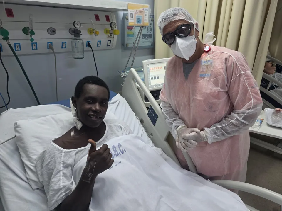 Alerta foi feito a funcionários, pacientes e acompanhantes sobre a importância de uma boa higiene bucal, desde a infância até a melhor idade