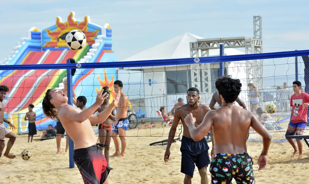 A programação ainda inclui competições e oficinas esportivas com a participação de atletas de variadas modalidades