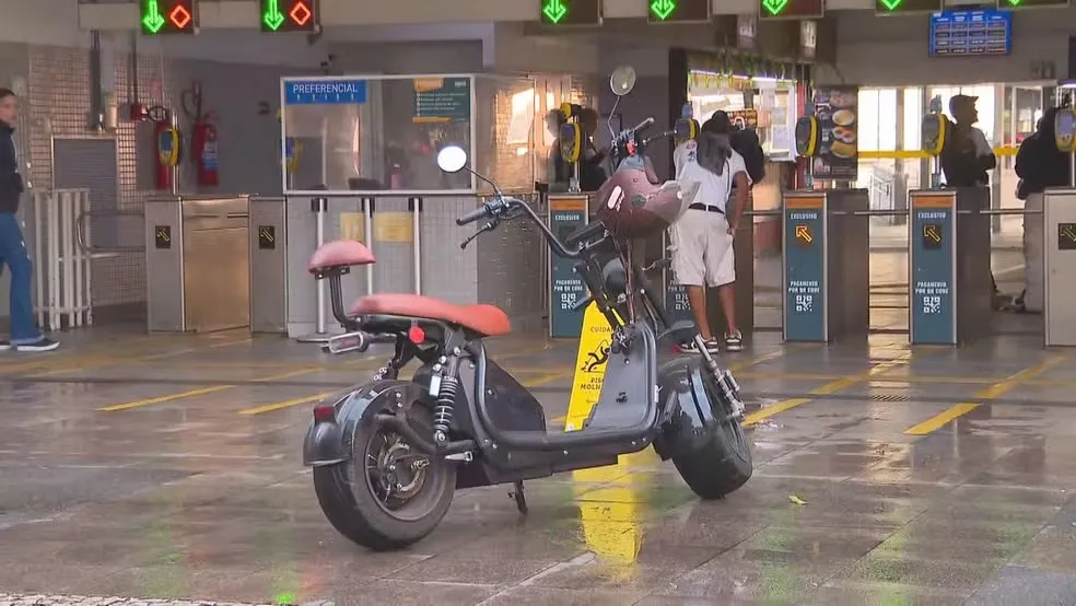 As novas regras proíbem o transporte de autopropelidos e ciclomotores