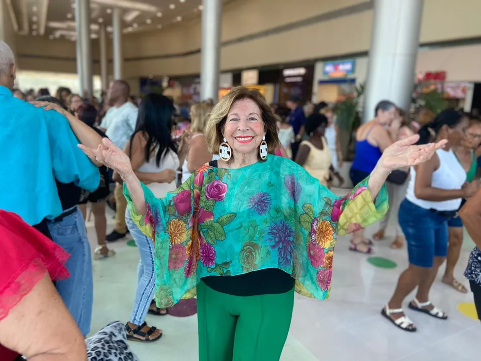 O baile é uma ótima opção de lazer para quem busca uma tarde descontraída, com clima de confraternização e alegria