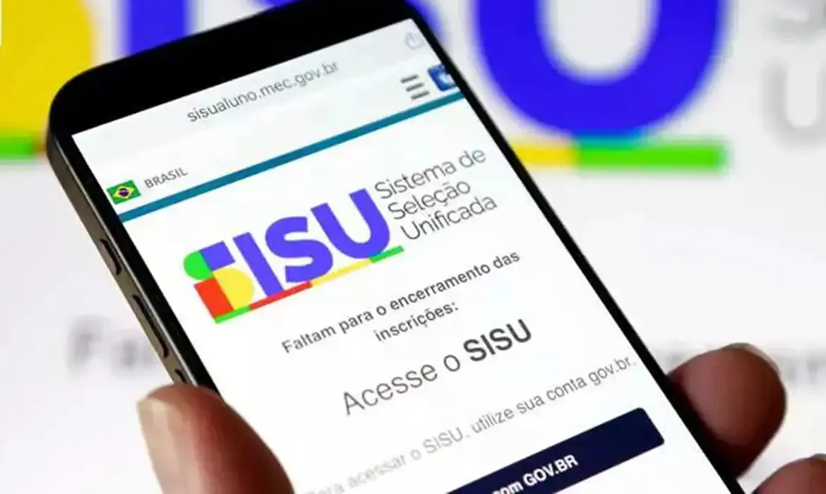 Os estudantes devem ter participado de uma ou mais edições do Exame Nacional do Ensino Médio (Enem) nos últimos três anos