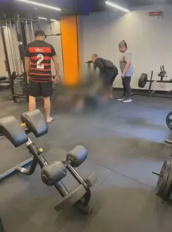 Equipes do Batalhão de Rondas Táticas Metropolitanas (Rotam) receberam informações da Polícia Civil do Rio de Janeiro de que Jhony Horta Pereira, de 23 anos, possuía mandado de prisão em aberto por homicídio