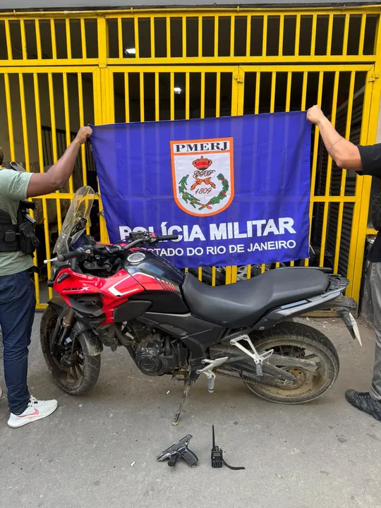 Suspeito de atacar viatura da PM é preso com pistola no Jardim Catarina, em São Gonçalo