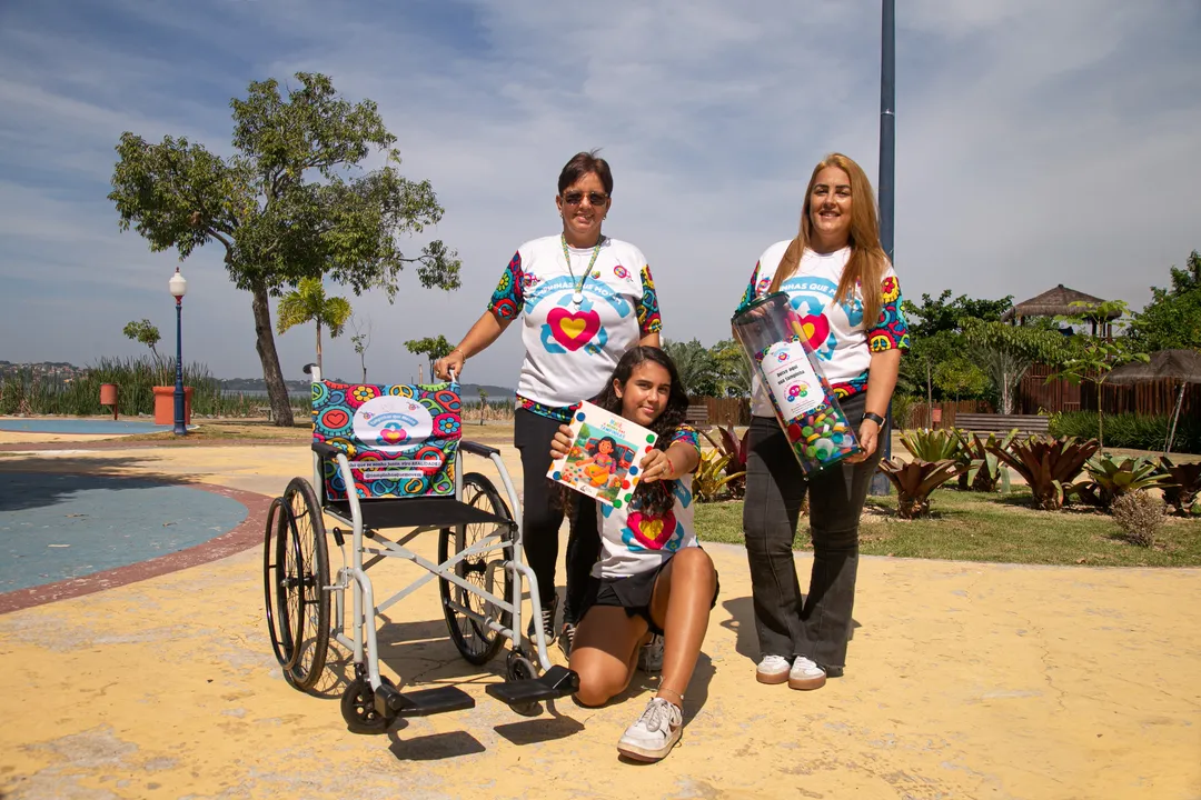 Integrantes do projeto 'Tampinhas que Movem'