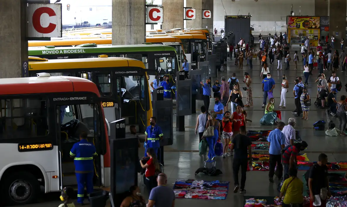 Essa gratuidade estaria relacionada ao transporte metropolitano de ônibus e trilhos