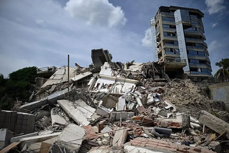Além dos 774 prédios, foram afetadas as estruturas físicas de 38 hospitais, 44 centros comerciais e 1,6 mil estradas, pontes e outras infraestruturas