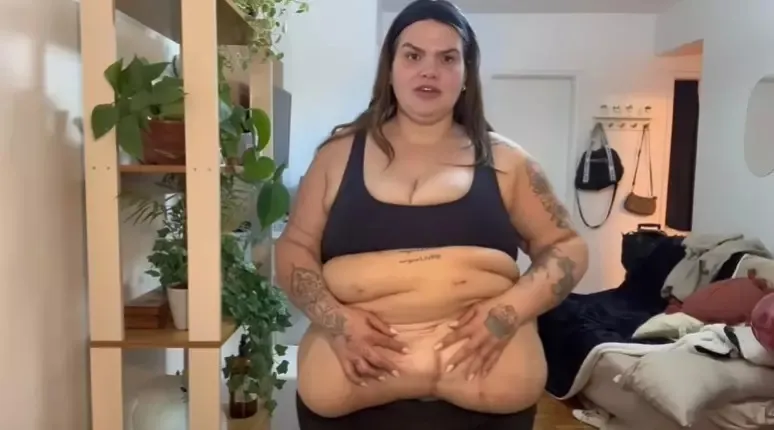 Thais, que ganhou notoriedade ao integrar o balé de Anitta, iniciou o vídeo dizendo que as primeiras mudanças perceptíveis foram no rosto