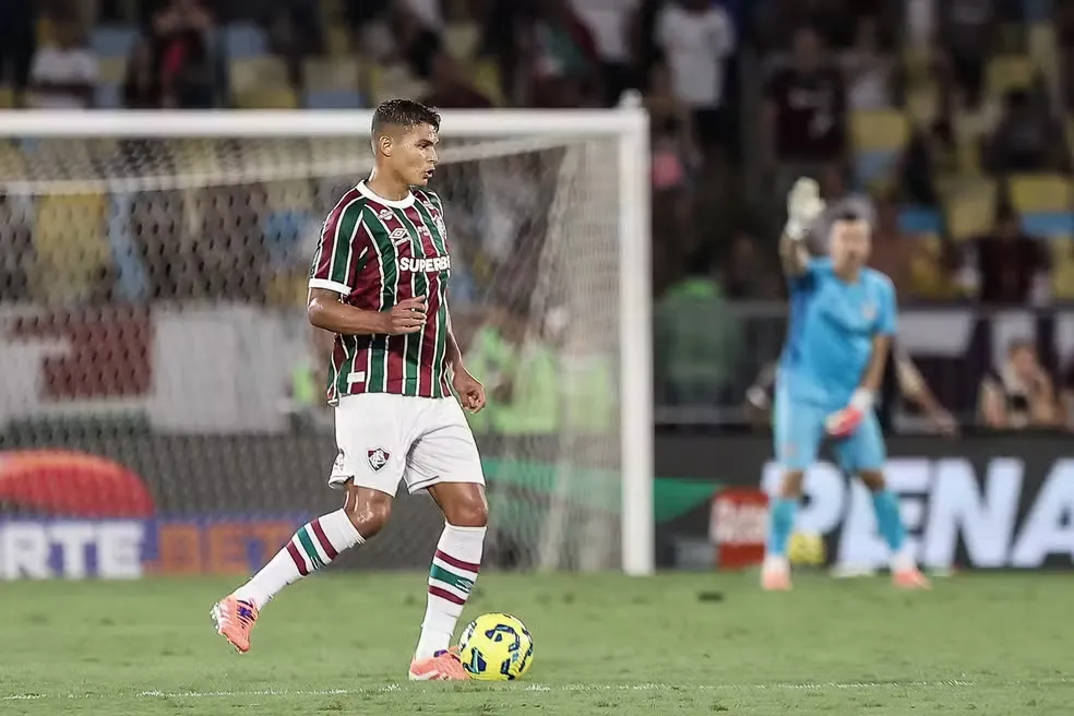 Imagem ilustrativa da imagem Thiago Silva assina rescisão de contrato e deixa o Fluminense