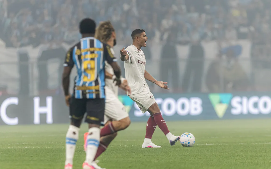 O zagueiro demonstrou, inclusive, uma certa preocupação com a atuação do elenco tricolor em jogos de mata-mata em competições