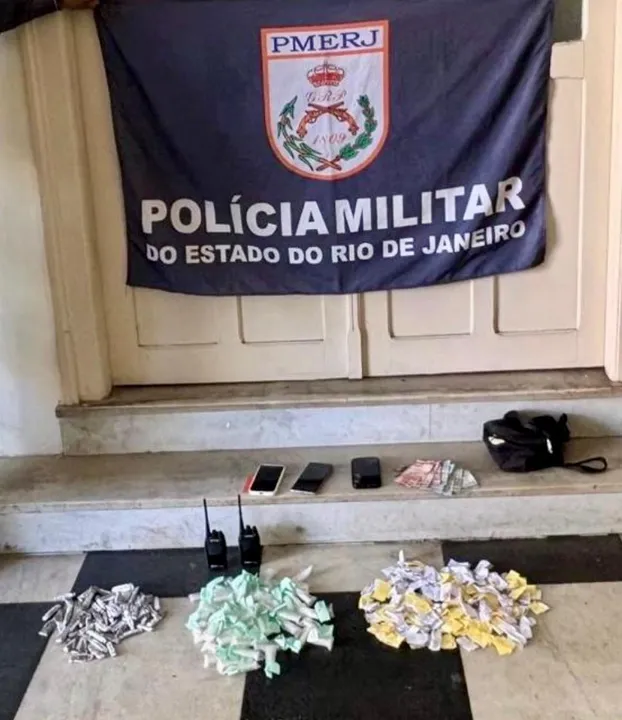 Centenas de materiais entorpecentes foram apreendidos