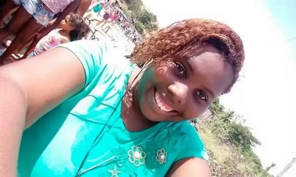 A cantora e influenciadora foi confundida com uma suposta informante da milícia