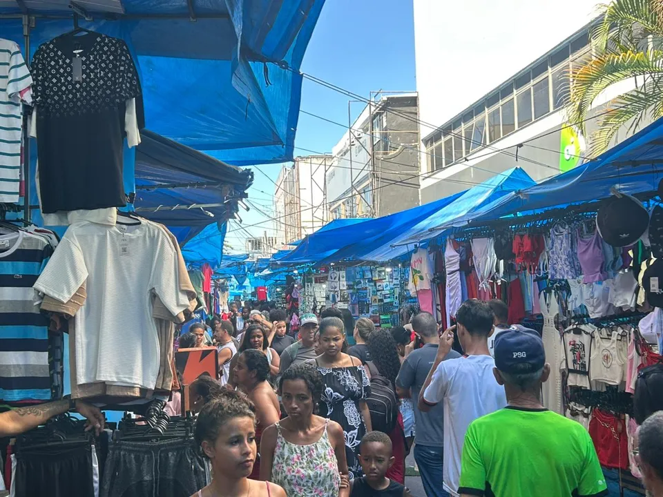 Consumidores correm contra o tempo em busca de presentes de Natal