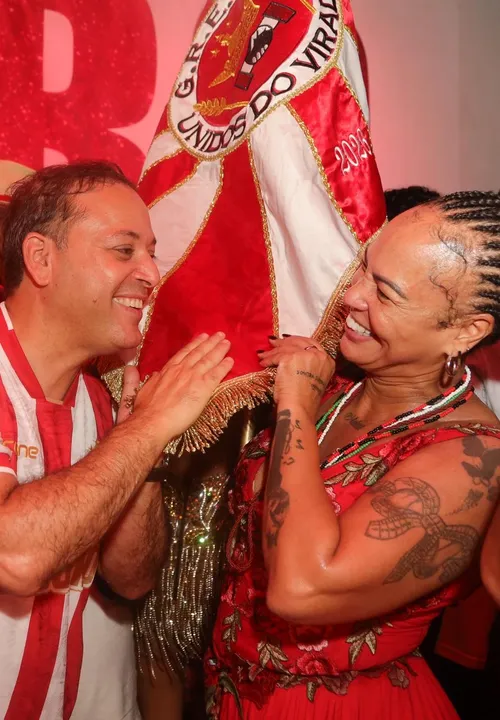 O anúncio foi feito durante a festa na quadra da escola, no Barreto, em Niterói