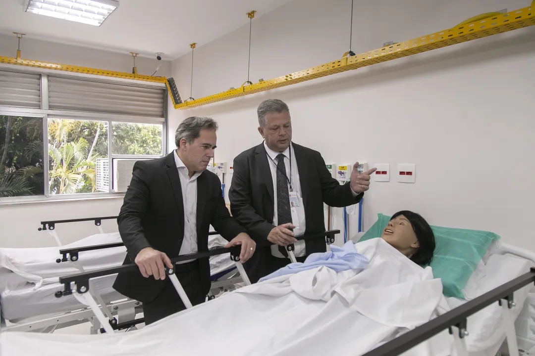 Realizada no campus São Gonçalo na manhã desta quarta-feira (29), com a presença da reitora Jaína Mello, a visita do secretário teve como principal objetivo a criação de uma parceria para implementar na Universo o programa 60+