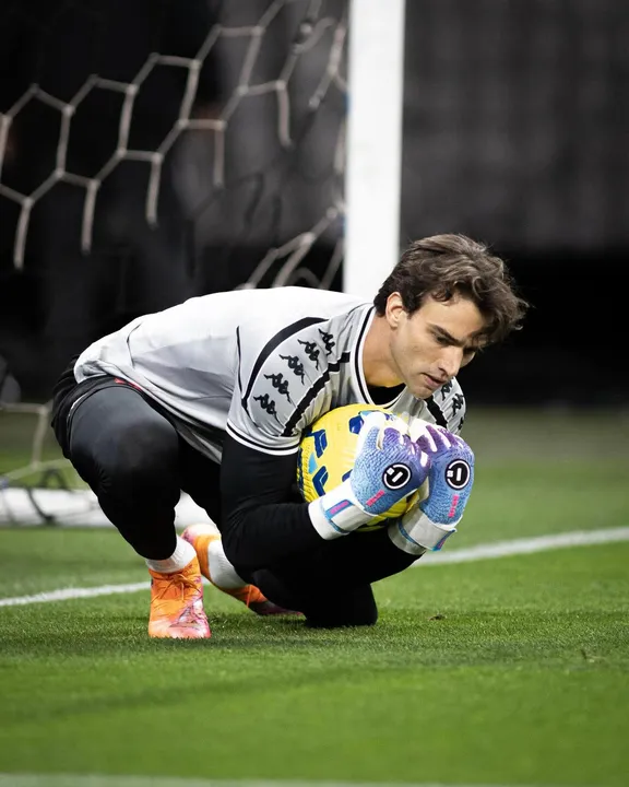 Leo Jardim foi decisivo em três disputas por pênaltis na competição