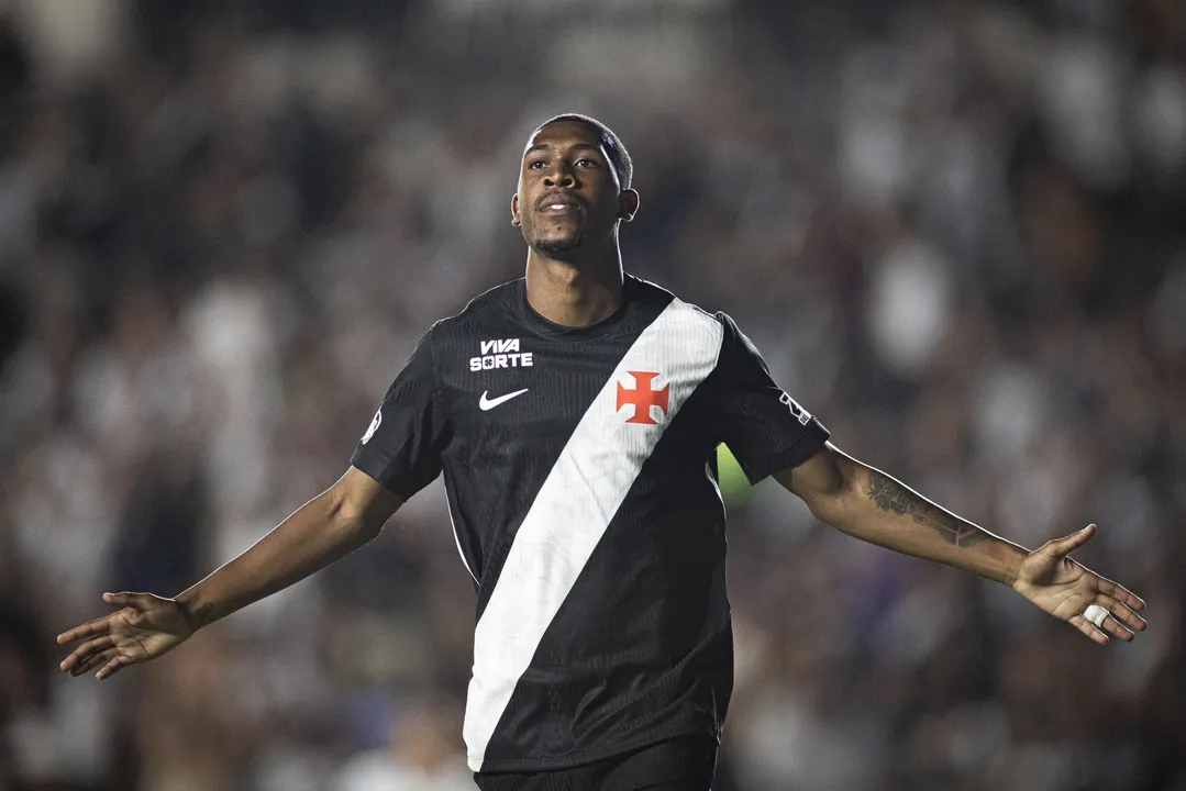 Rayan, que pode ter feito seu ultimo jogo com a camisa do Vasco, marcou duas vezes