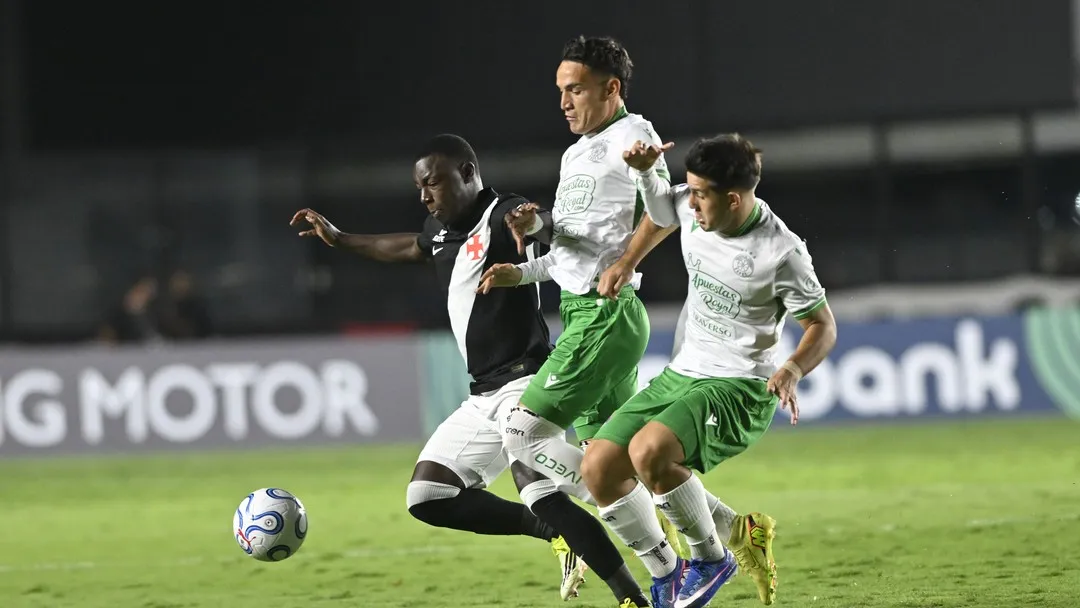 Vasco perdeu e se complicou na Sulamericana, além de ter ficado mal com a torcida