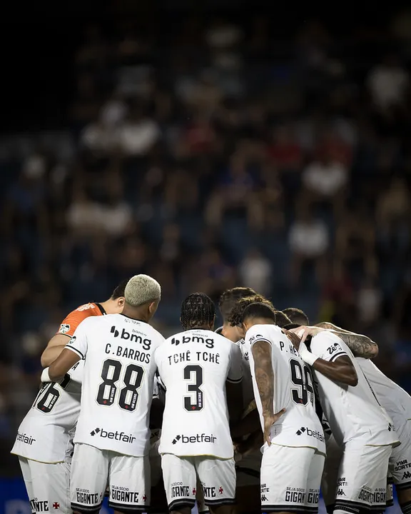 Vasco tem cinco pendurados no elenco