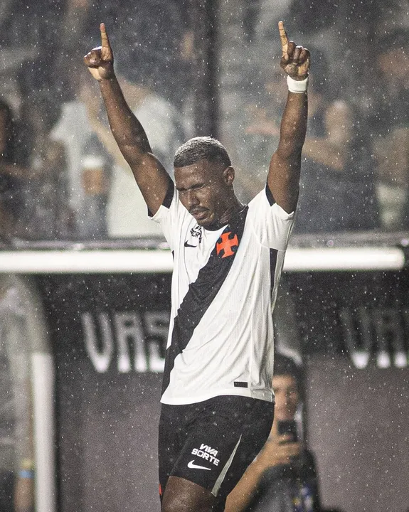 Cuiabano fez o gol que deu a vitória ao Vasco em São Januário