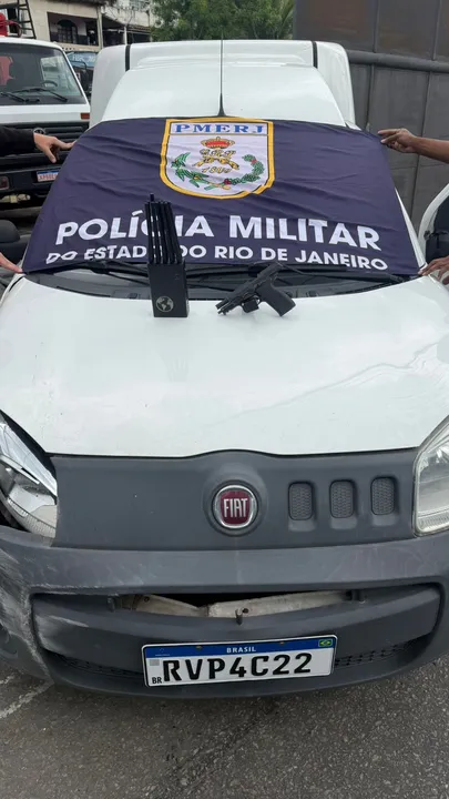 Fiorino, que transportava alimentos para UPA, é recuperado pela PM após ser roubada por criminosos
