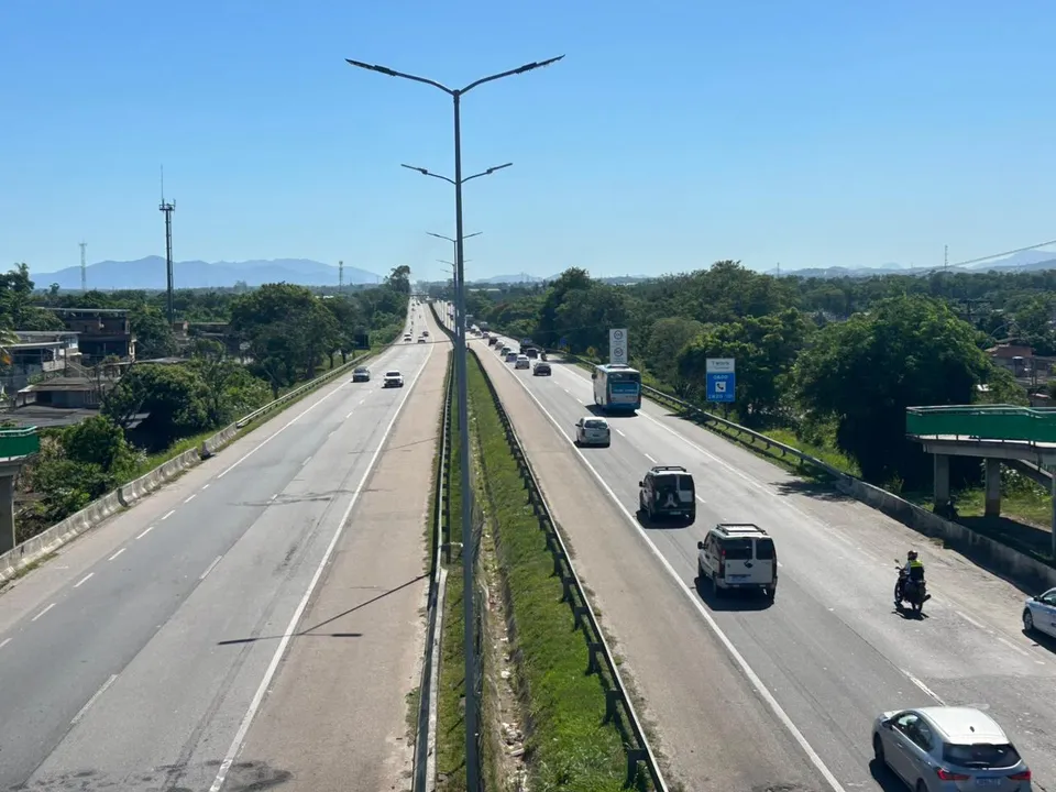 Os dois sentidos da BR-101 não apresentam lentidão no trânsito