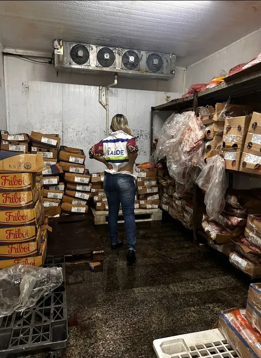 Um mercado chegou a ser interditado durante a fiscalização