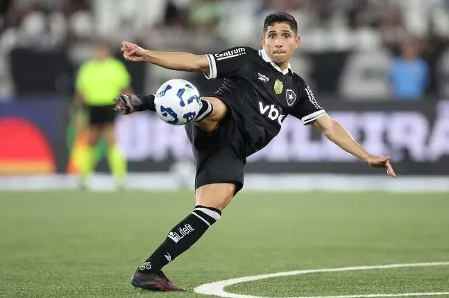 Savarino tem ano ruim no Botafogo