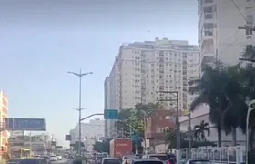 Acidente entre motocicletas causa trânsito intenso nas Av. Roberto Silveira e Marquês do Paraná, em Niterói