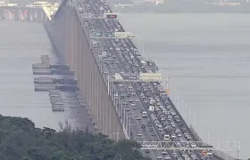 Acidente na Ponte Rio-Niterói causa trânsito na volta do feriado de Carnaval