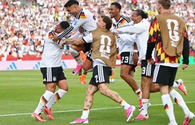 Alemanha 'vira-vira' vence Costa do Marfim e avança para a segunda fase da Copa 2026