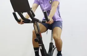 Após dificuldade de deixar a Venezuela, Savarino se reapresenta ao Botafogo