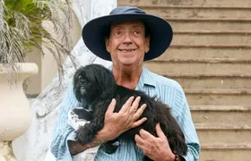 Ator Marcos Oliveira, o Beiçola, critica o Retiro dos Artistas onde mora