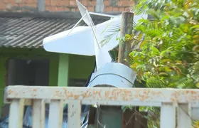 Avião de pequeno porte cai sobre casa em Nova Iguaçu e piloto morre