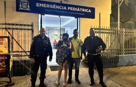 Bebê recém-nascido é salvo de engasgo por policiais em Rio das Ostras