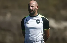 Botafogo anuncia a contratação do novo treinador Franclim Carvalho
