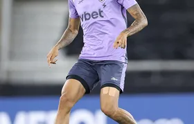 Botafogo encaminha venda do volante Newton ao Santos