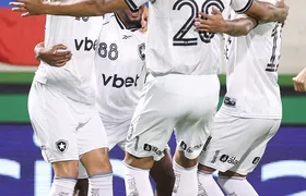 Botafogo encara o Inter, no Mané Garrincha, pelo Brasileirão