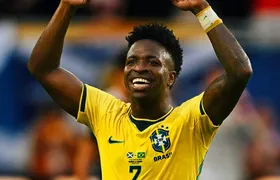 Brasil atropela a Escócia, confirma liderança e aguarda adversário da segunda fase