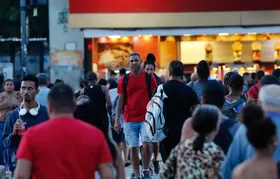 Brasil registra menor taxa de desemprego da história para abril, aponta IBGE
