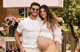 Camila Queiroz e Klebber Toledo falam da reta final da gestação e revelam que já escolheram o nome da filha