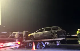 Caminhão-reboque pega fogo na Ponte Rio–Niterói