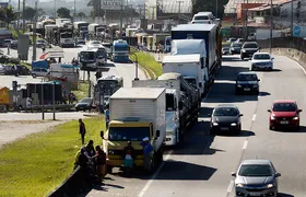 Caminhoneiros iniciam paralisação a partir desta segunda
